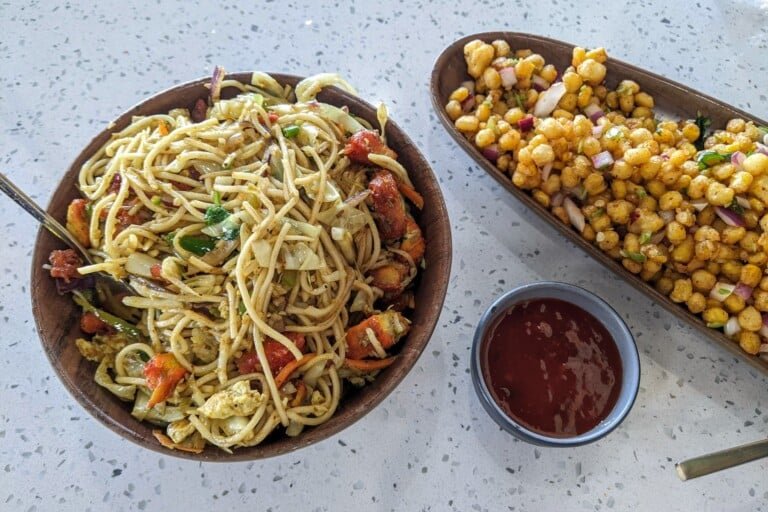 the-monks-noodles-768x512